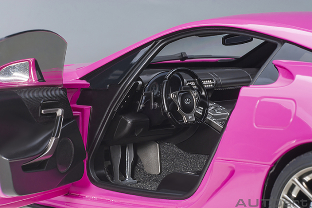 78859 1/18 LEXUS LFA (PASSIONATE PINK)