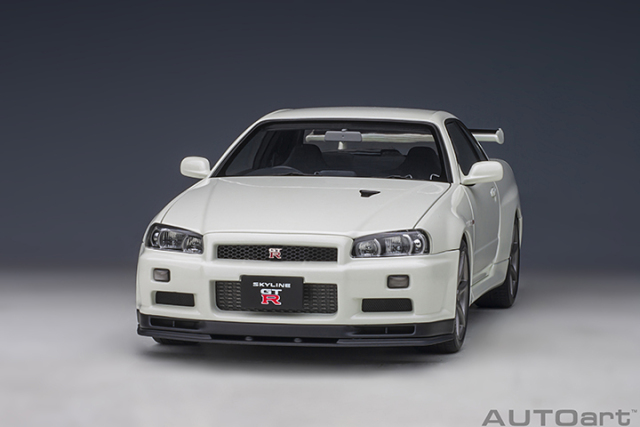 77406 1/18 NISSAN SKYLINE GT-R (R34) V-SPEC II (WHITE PEARL)