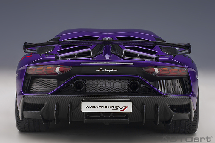 79179 1/18 LAMBORGHINI AVENTADOR SVJ  (VIOLA PASIFAE/PEARL PURPLE)