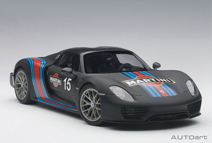 77929  1/18 PORSCHE 918 SPYDER WEISSACH PACKAGE (BLACK/MARTINI LIVERY)