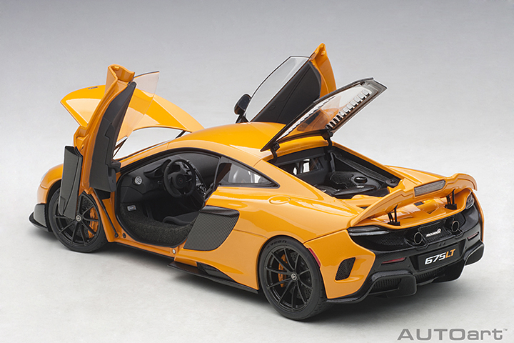 76048 1/18 McLAREN 675LT (McLAREN ORANGE)