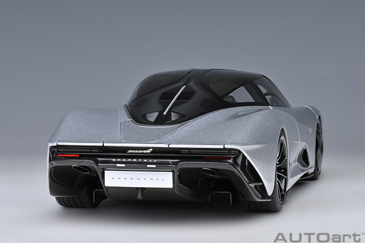 76090 1/18 McLAREN SPEEDTAIL (SUPERNOVA SILVER)