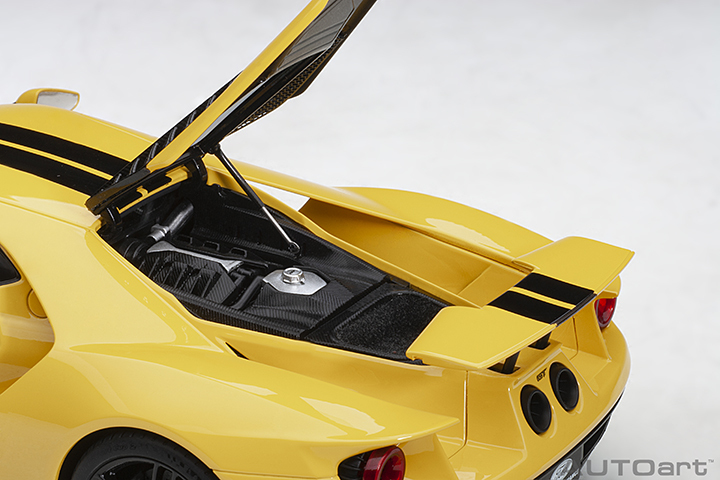 72944 1/18 FORD GT 2017 (TRIPLE YELLOW/BLACK STRIPES)