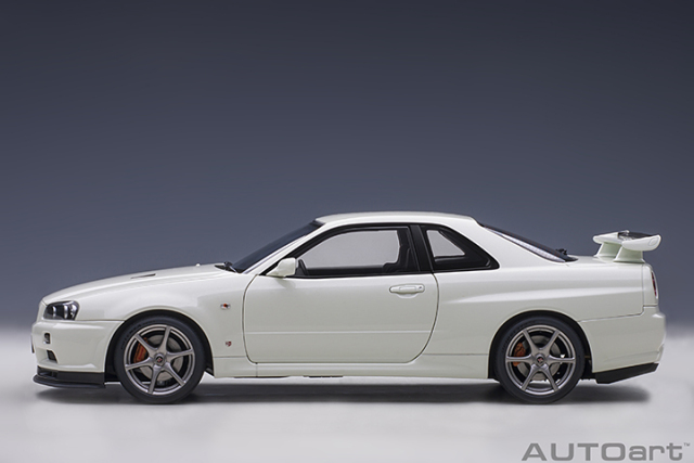 77406 1/18 NISSAN SKYLINE GT-R (R34) V-SPEC II (WHITE PEARL)