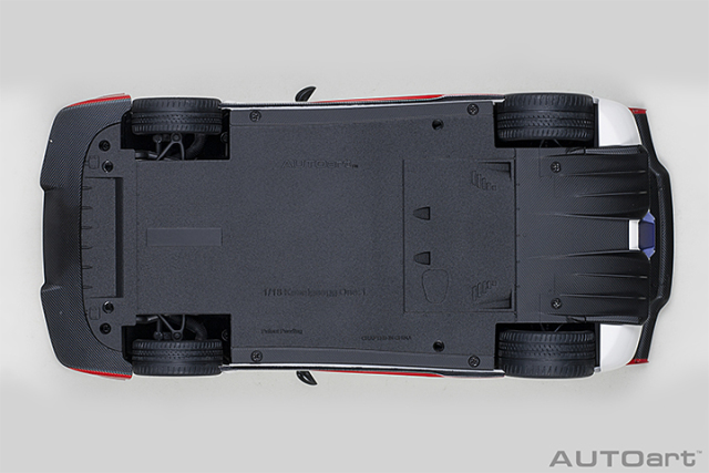 79016 1/18 KOENIGSEGG ONE : 1 (PEBBLE WHITE/CARBON BLACK /RED ACCENTS)