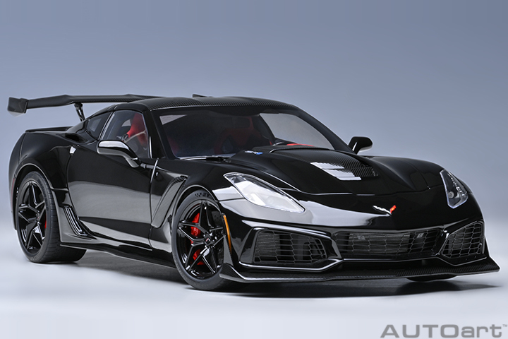 71276 1/18 CHEVROLET CORVETTE C7 ZR1 (GLOSS BLACK)