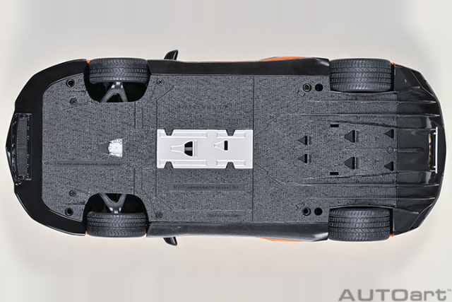 79218 1/18 LAMBORGHINI AVENTADOR SVJ (ARANCIO ATLAS/PEARL ORANGE)