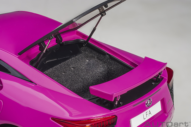 78859 1/18 LEXUS LFA (PASSIONATE PINK)