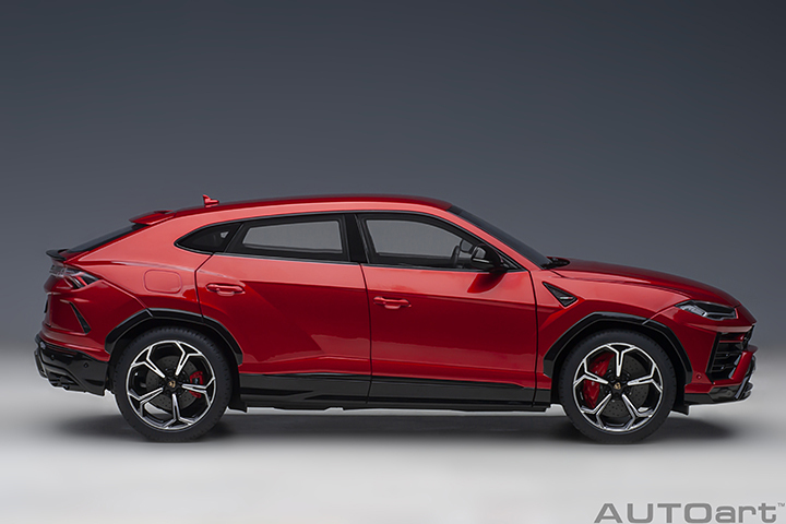 79170 1/18 LAMBORGHINI URUS (ROSSO EFESTO/PEARL RED)