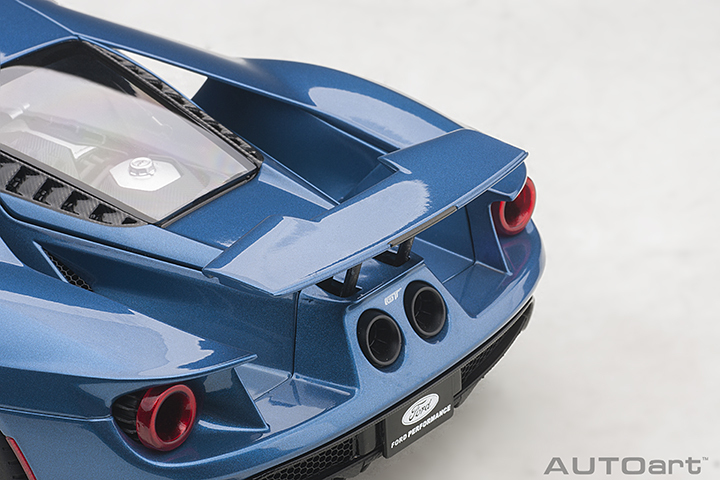 72942 1/18 FORD GT 2017 (LIQUID BLUE)