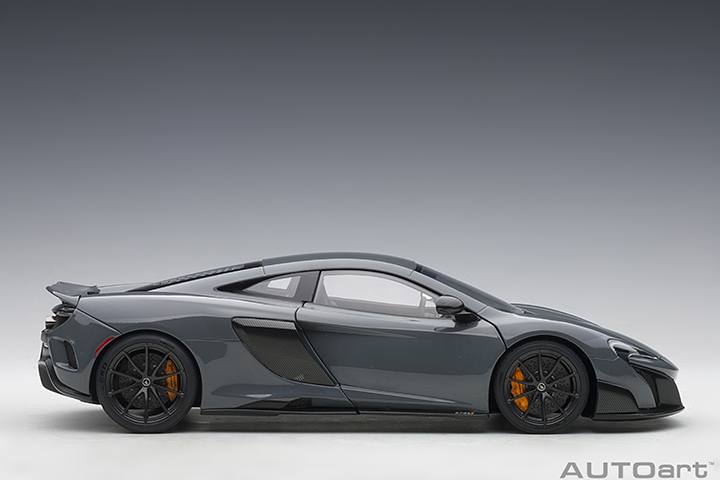 76047 1/18 McLAREN 675LT (CHICANE GREY)