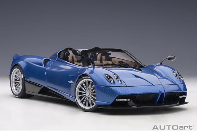 78286 1/18 PAGANI HUAYRA ROADSTER (BLU TRICOLORE CARBON FIBER)