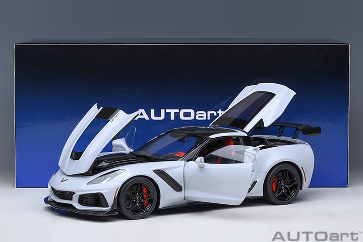 71277 1/18 CHEVROLET CORVETTE C7 ZR1 (CERAMIC MATRIX GREY METALLIC)