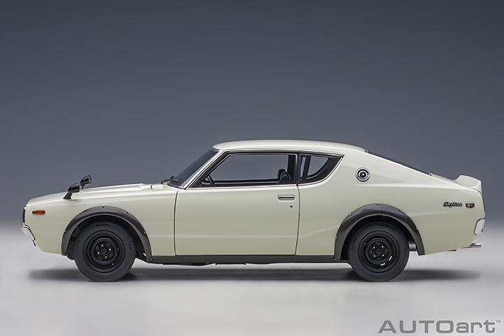 77472 1/18 NISSAN SKYLINE GT-R (KPGC110) (WHITE)