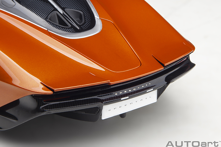 76088 1/18 McLAREN SPEEDTAIL(VOLCANO ORANGE)