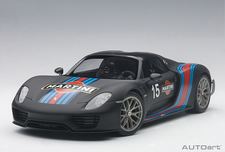 77929  1/18 PORSCHE 918 SPYDER WEISSACH PACKAGE (BLACK/MARTINI LIVERY)