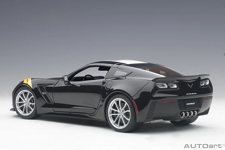 71273 1/18 CHEVROLET CORVETTE GRAND SPORT (BLACK/WHITE STRIPES/YELLOW FENDER HASH MARKS)
