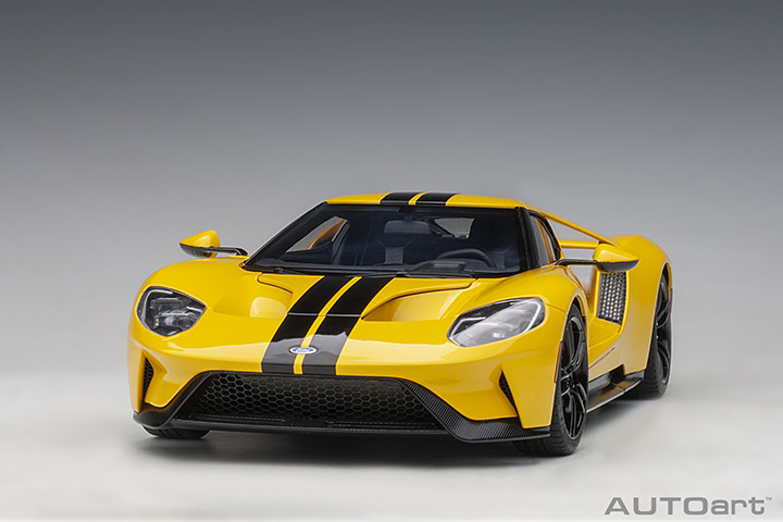 72944 1/18 FORD GT 2017 (TRIPLE YELLOW/BLACK STRIPES)