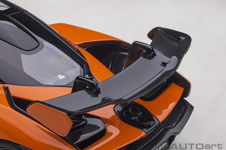 76078 1/18 McLAREN SENNA (TROPHY MIRA/ORANGE)