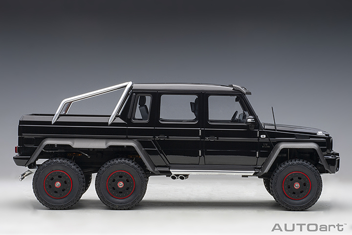 76306 1/18 MERCEDES-BENZ G63 AMG 6x6 (GLOSS BLACK亮光黑)