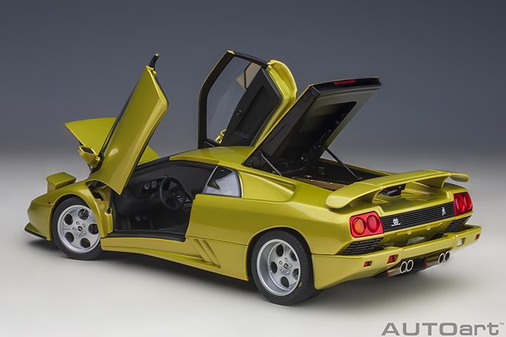 79157 1/18 LAMBORGHINI DIABLO SE30 (GIALLO SPYDER/METALLIC YELLOW)