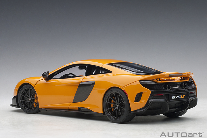 76048 1/18 McLAREN 675LT (McLAREN ORANGE)