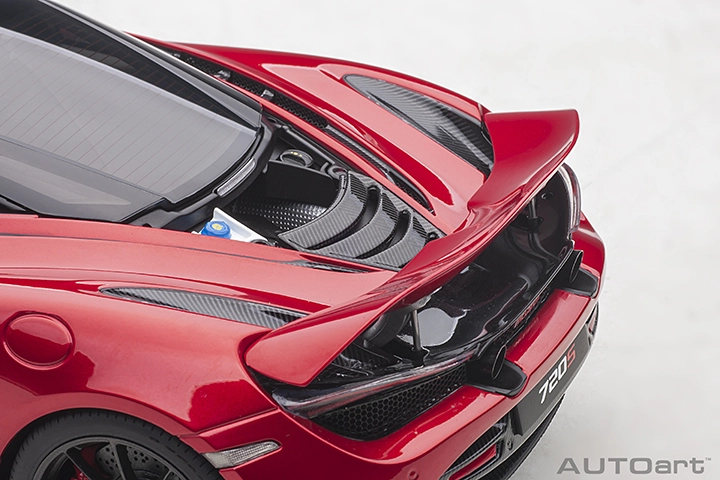 76072 1/18 McLAREN 720S (MEMPHIS RED/METALLIC RED)
