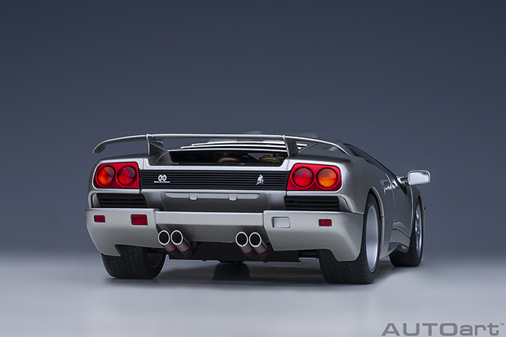 79143 1/18 LAMBORGHINI DIABLO SE30 JOTA (TITANIO/METALLIC SILVER)