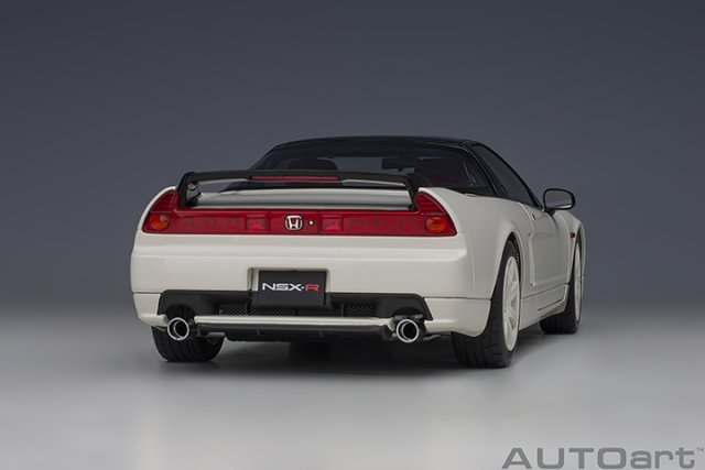 73215 1/18 HONDA NSX-R (NA2)(CHAMPIONSHIP WHITE/BLACK CARBON FIBER VERSION)