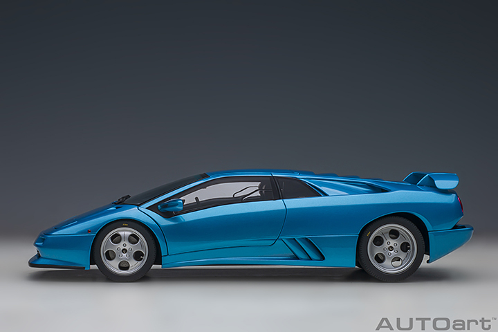 79156 1/18 LAMBORGHINI DIABLO SE30 (BLU SIRENA/METALLIC BLUE)