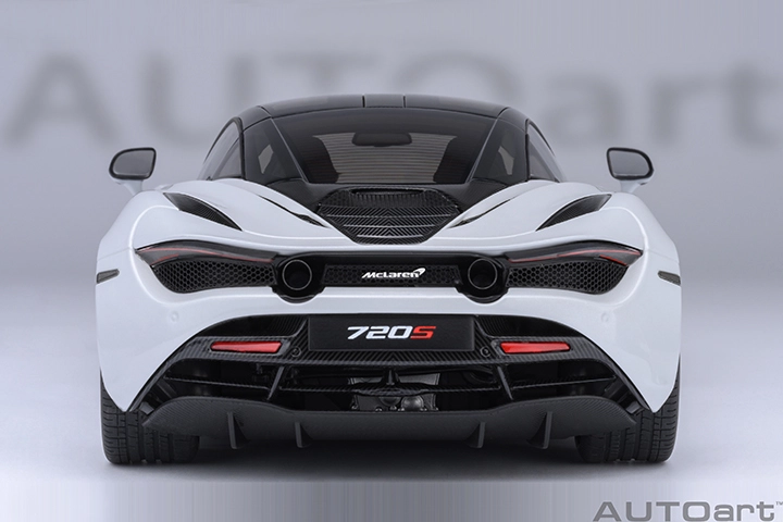 76069 1/18 McLAREN 720S (SILICA WHITE)