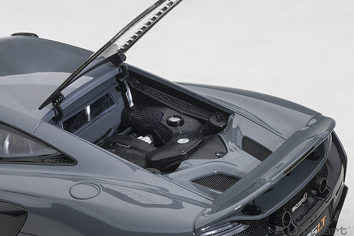 76047 1/18 McLAREN 675LT (CHICANE GREY)