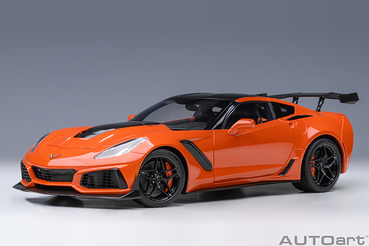 71279 1/18 CHEVROLET CORVETTE C7 ZR1 (SEBRING ORANGE TINTCOAT)