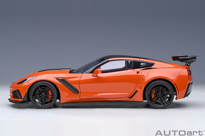 71279 1/18 CHEVROLET CORVETTE C7 ZR1 (SEBRING ORANGE TINTCOAT)