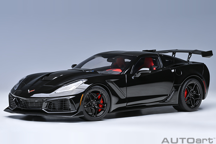 71276 1/18 CHEVROLET CORVETTE C7 ZR1 (GLOSS BLACK)