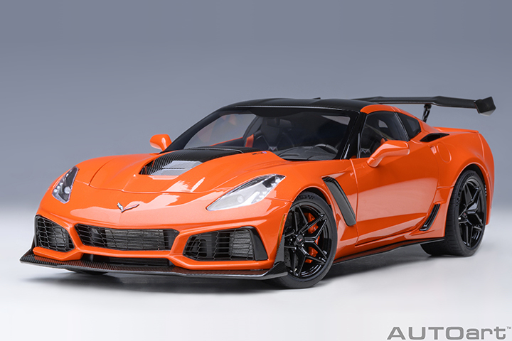 71279 1/18 CHEVROLET CORVETTE C7 ZR1 (SEBRING ORANGE TINTCOAT)