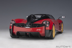 78287 1/18 PAGANI HUAYRA ROADSTER (ROSSO MONZA/RED)