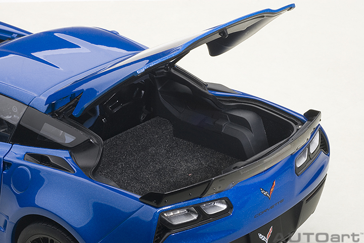 71265  1/18 CHEVROLET CORVETTE C7 Z06 (LAGUNA BLUE TINTCOAT)