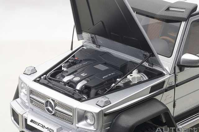 76301 1/18 MERCEDES-BENZ G63 AMG 6x6 (SILVER)