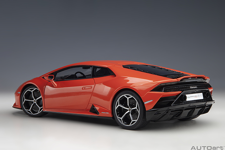 79214 1/18 LAMBORGHINI HURACAN EVO (ARANCIO XANTO)