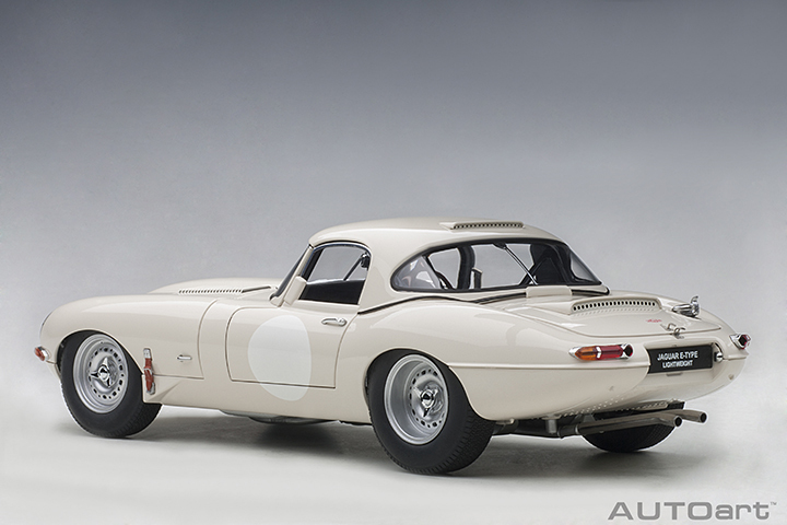 73649 1/18 JAGUAR LIGHTWEIGHT E-TYPE (WHITE)