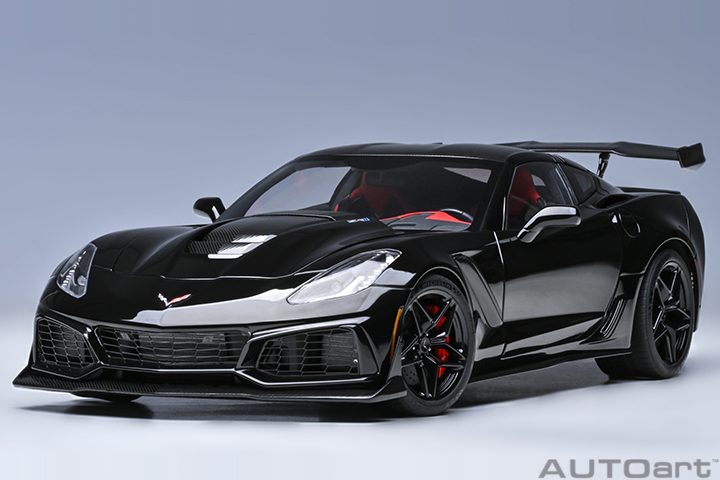 71276 1/18 CHEVROLET CORVETTE C7 ZR1 (GLOSS BLACK)