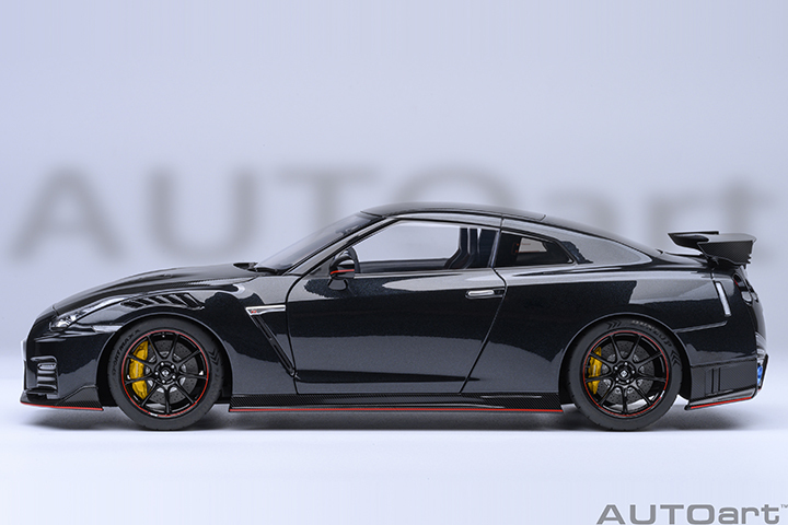 77504 1/18 NISSAN GT-R (R35) NISMO 2022 SPECIAL EDITION (METEOR FLAKE BLACK PEARL)