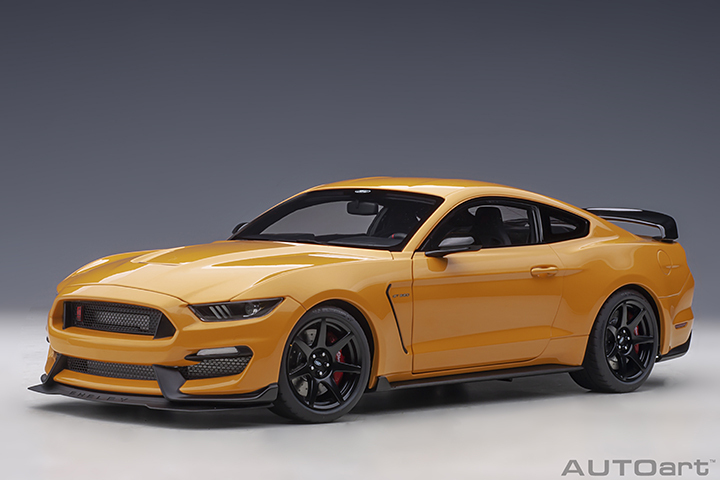 72929  1/18 FORD SHELBY GT-350R  (FURY ORANGE)