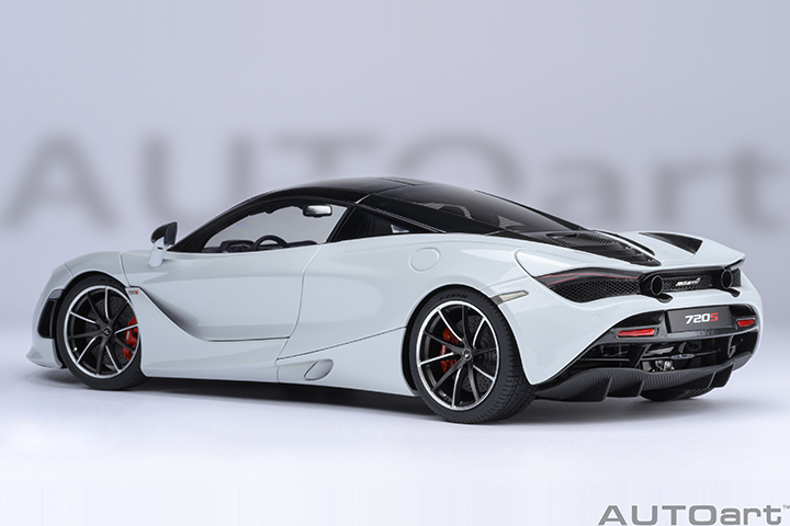 76069 1/18 McLAREN 720S (SILICA WHITE)