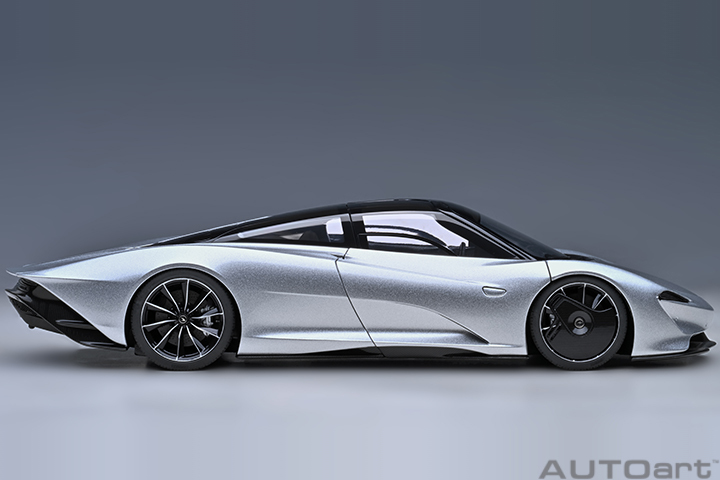 76090 1/18 McLAREN SPEEDTAIL (SUPERNOVA SILVER)