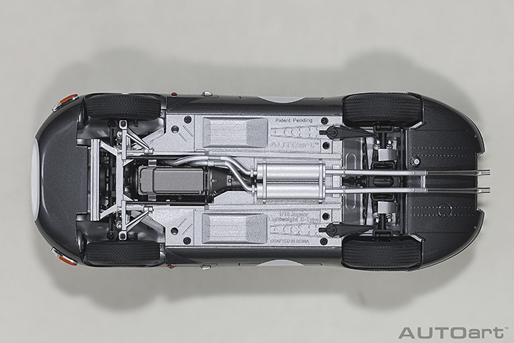 73647 1/18 JAGUAR LIGHTWEIGHT E-TYPE (DARK GREY)