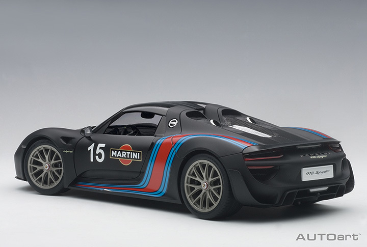 77929  1/18 PORSCHE 918 SPYDER WEISSACH PACKAGE (BLACK/MARTINI LIVERY)