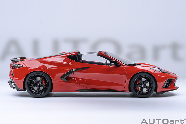 71282 1/18 CHEVROLET CORVETTE C8 STINGRAY Z51 (TORCH RED)