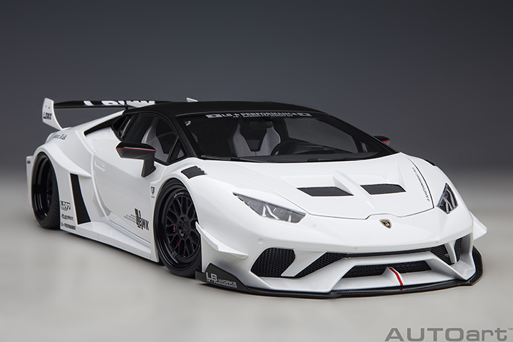 79125 1/18 LIBERTY WALK LB SILHOUETTE WORKS HURACAN GT (WHITE)